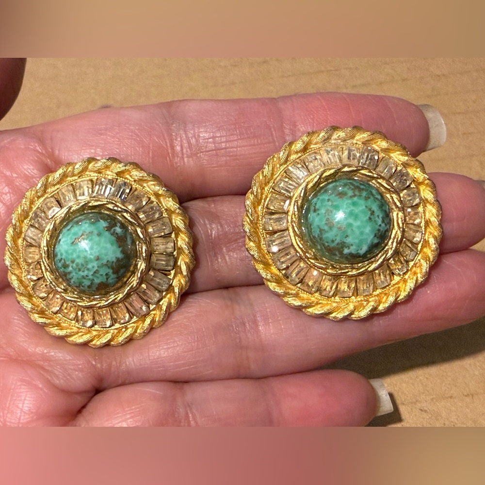 Vintage Large Goldtone / Green stone Cabochon Baguette Crystals